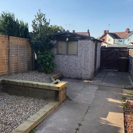 Cannock House ~ 4 Bedrooms All With Ensuite. Rugeley Luaran gambar