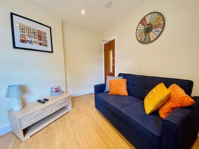 Cannock House ~ 4 Bedrooms All With Ensuite. Rugeley Luaran gambar