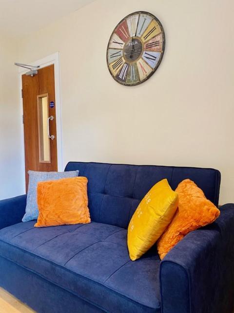 Cannock House ~ 4 Bedrooms All With Ensuite. Rugeley Luaran gambar