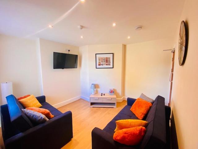 Cannock House ~ 4 Bedrooms All With Ensuite. Rugeley Luaran gambar